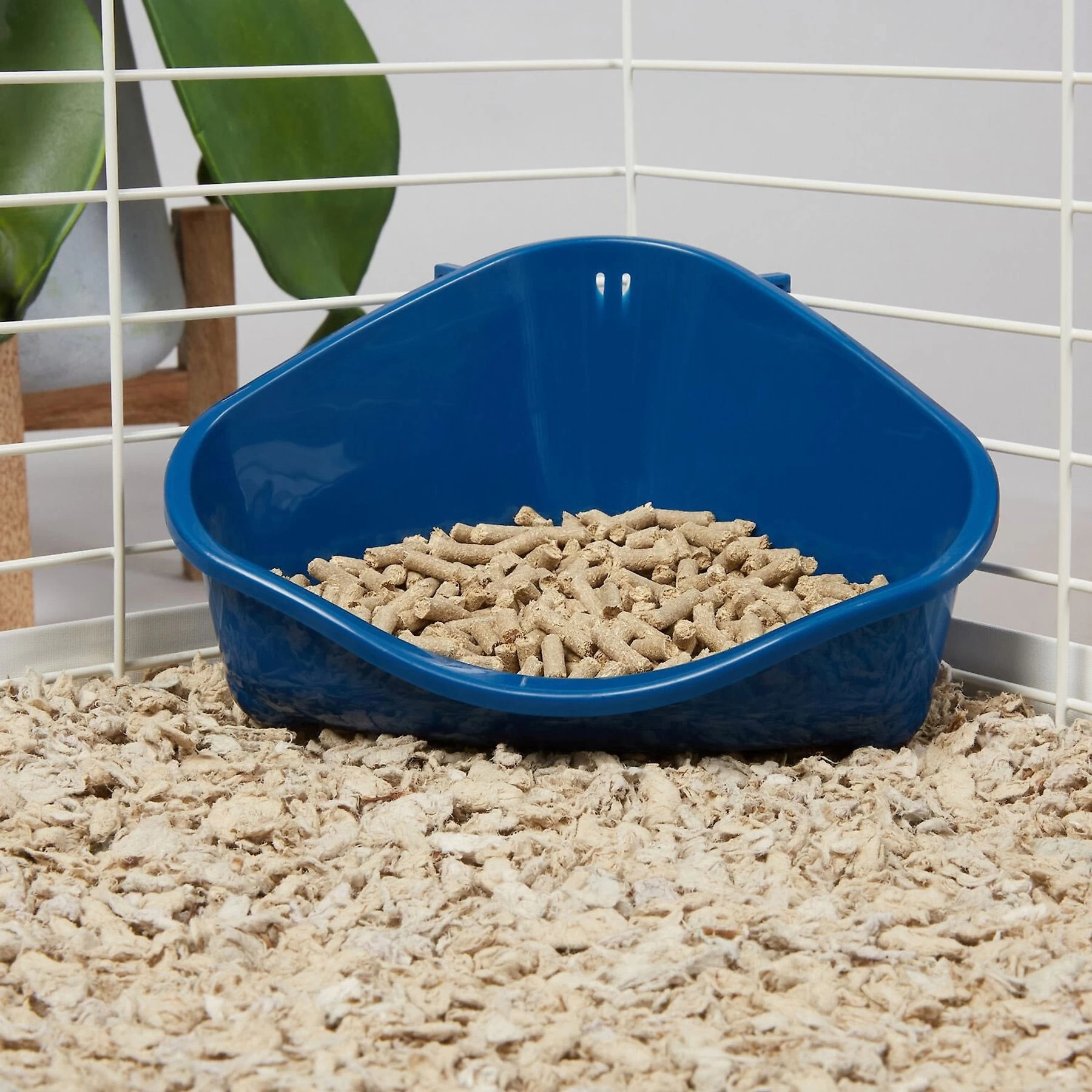 Frisco Corner Small Pet Litter Box & Frisco Small Pet Paper Bedding 5 Frisco Corner Small Pet Litter Box & Frisco Small Pet Paper Bedding - Image 5
