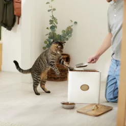 Frisco Premium Airtight Dog & Cat Food Storage Canister With Scoop 9 Frisco Premium Airtight Dog & Cat Food Storage Canister With Scoop -Frisco Shop 331486 PT3. AC SS1800 V1657656891