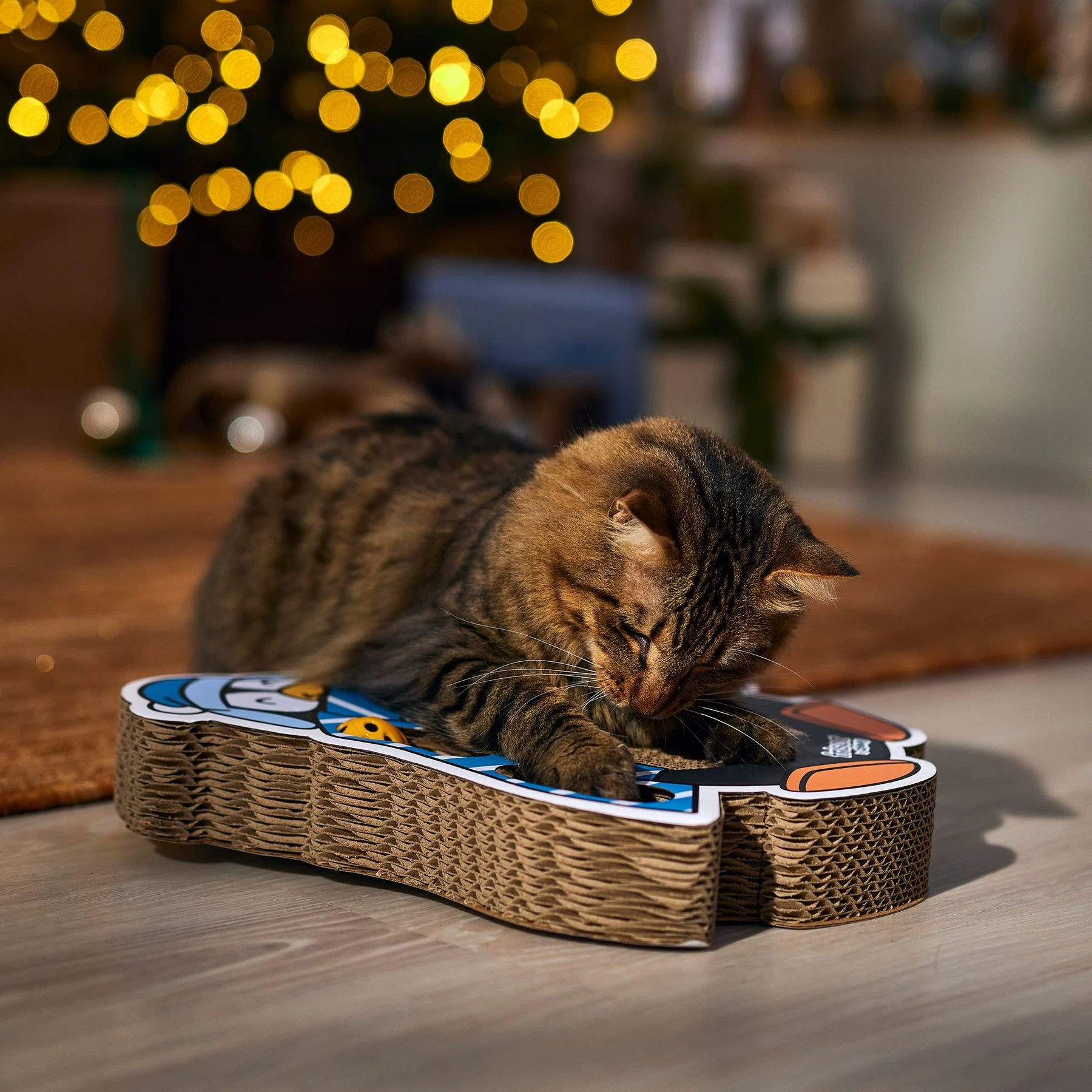 Frisco Holiday Penguin Interactive Maze & Scratch Cardboard Cat Toy With Catnip 3 Frisco Holiday Penguin Interactive Maze & Scratch Cardboard Cat Toy With Catnip - Image 3